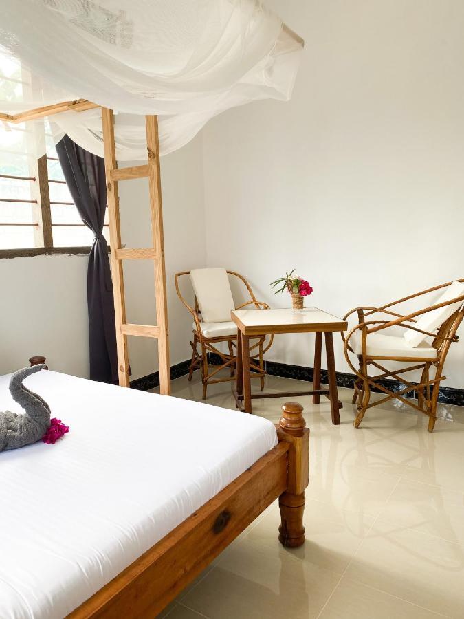 Lighthouse Guesthouse Nungwi Buitenkant foto